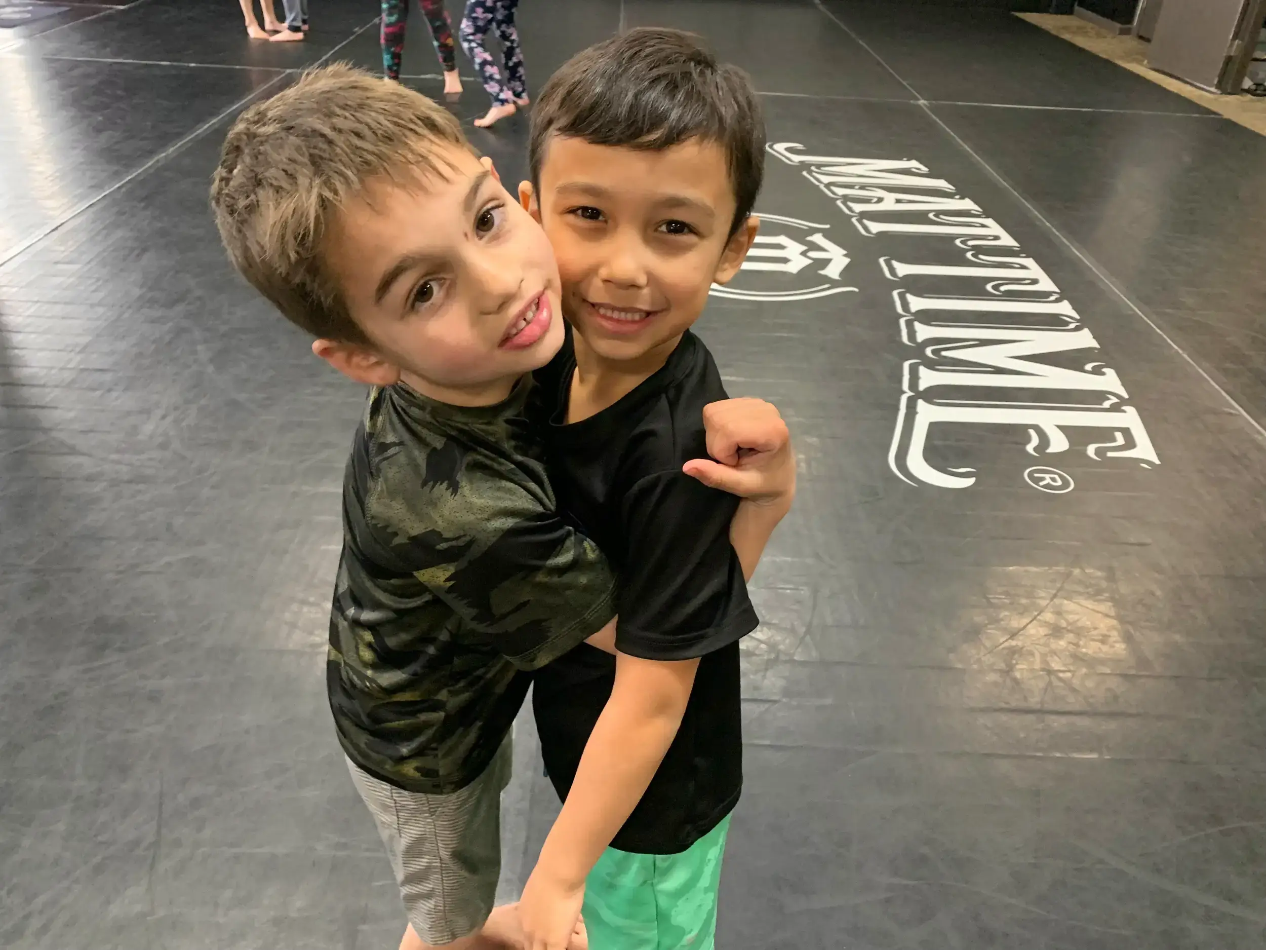 Underhooks technique